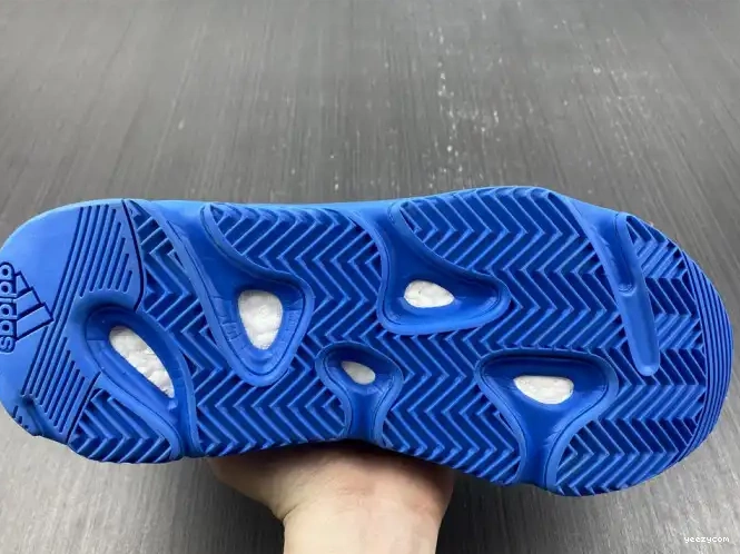 YEEZY HI-RES HP6674 700 BOOST BLUE ADIDAS 0510